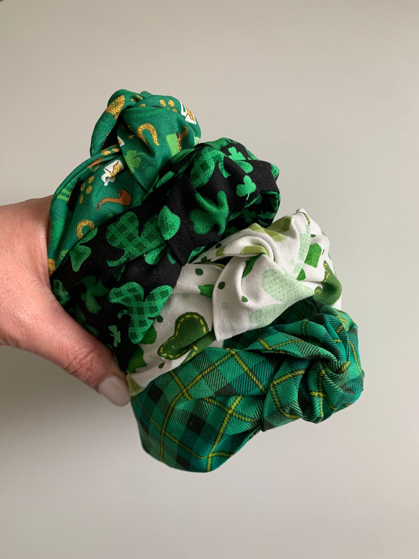 Clovers on White - Knotted Headband