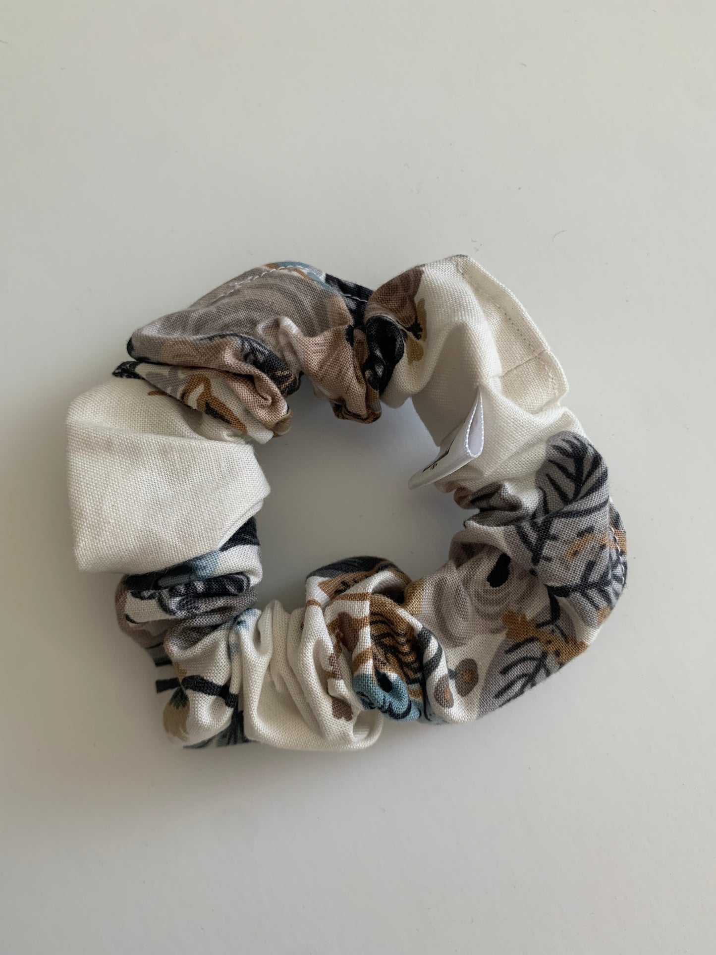 Gardy Party Vines in Linen - Cotton Scrunchie