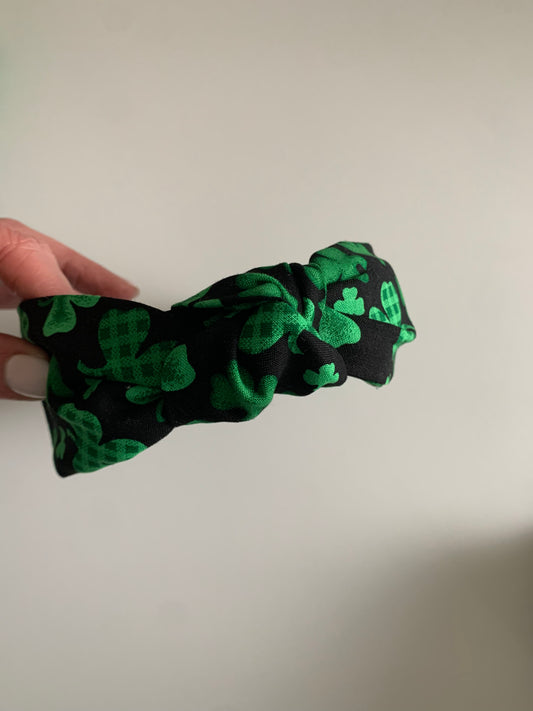 Clovers on Black - Knotted Headband