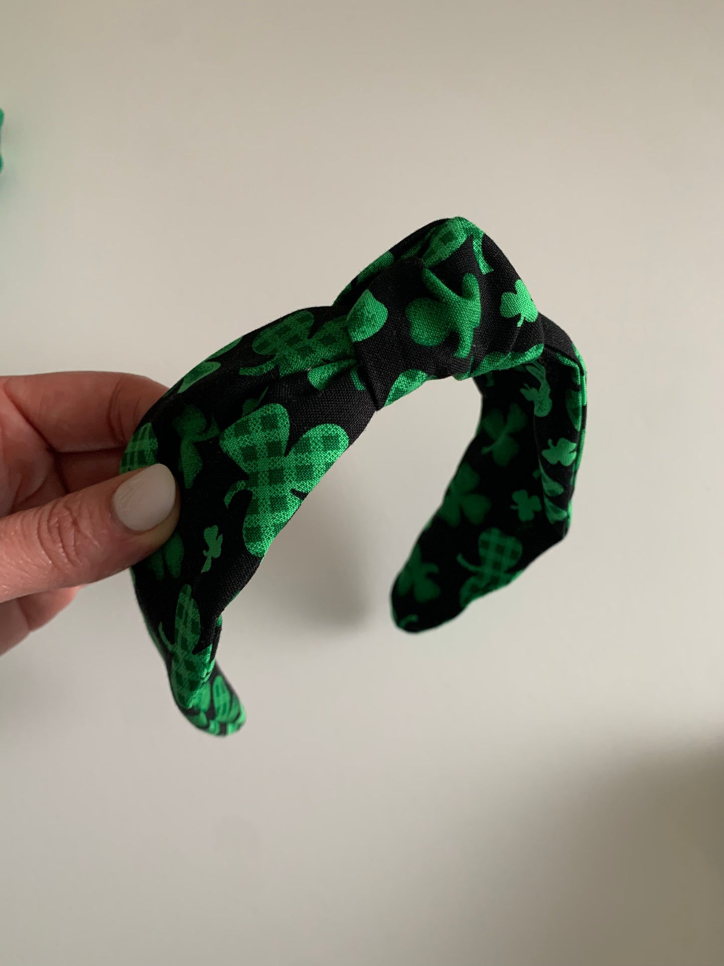 Clovers on Black - Knotted Headband