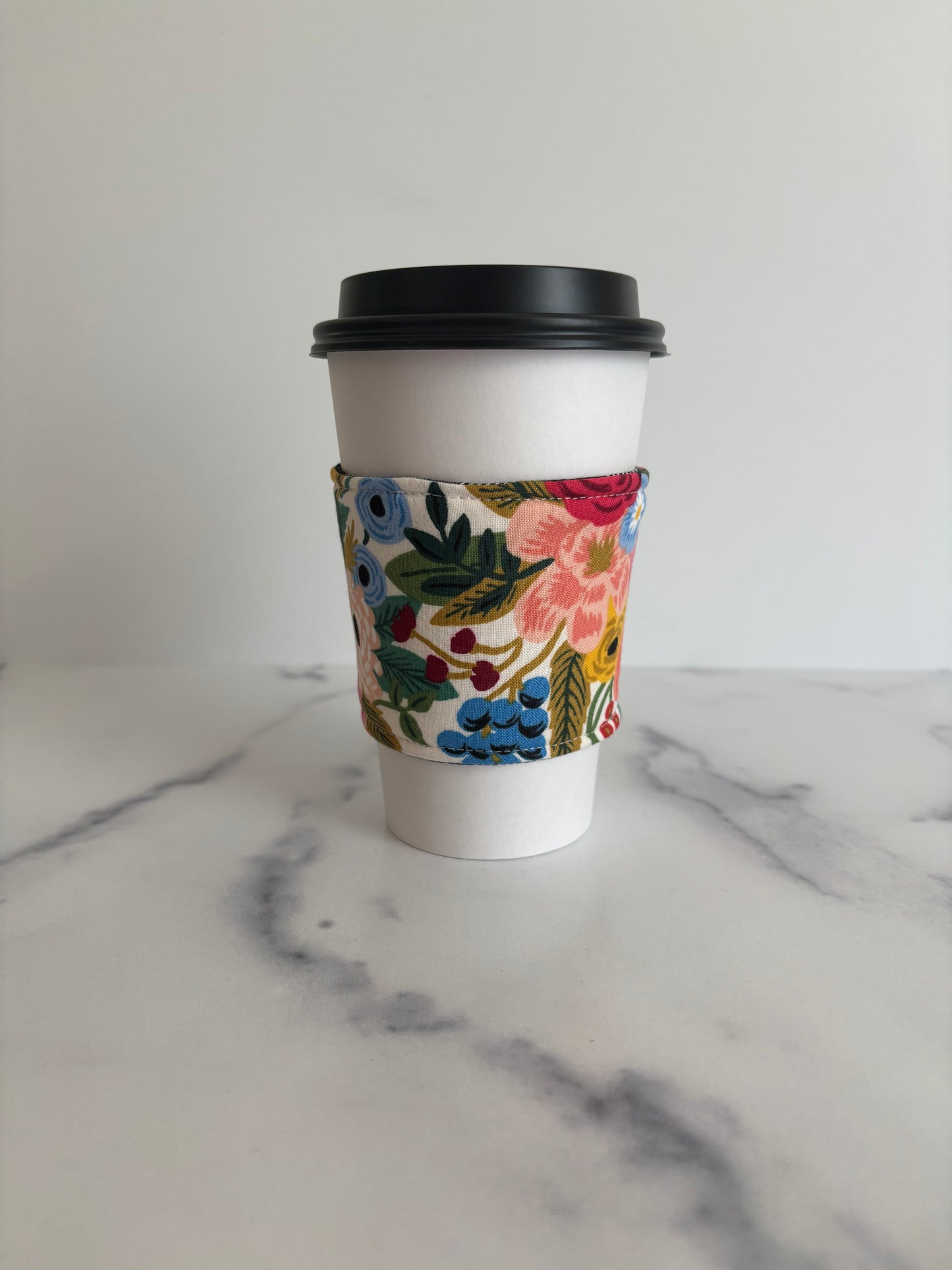 Garden Party Cream - Reusable Coffee Sleeve