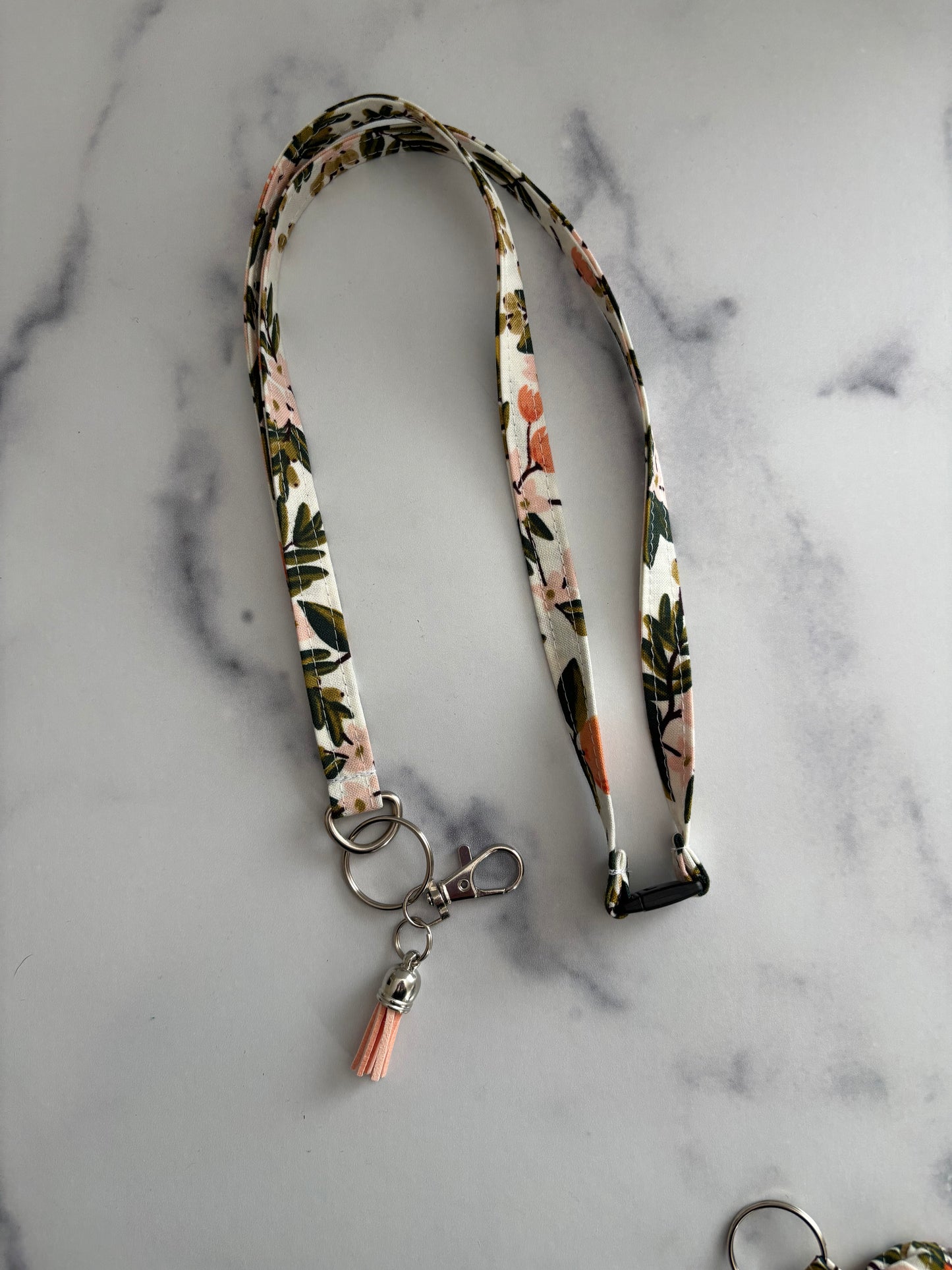 Citrus Floral Cream - Lanyard