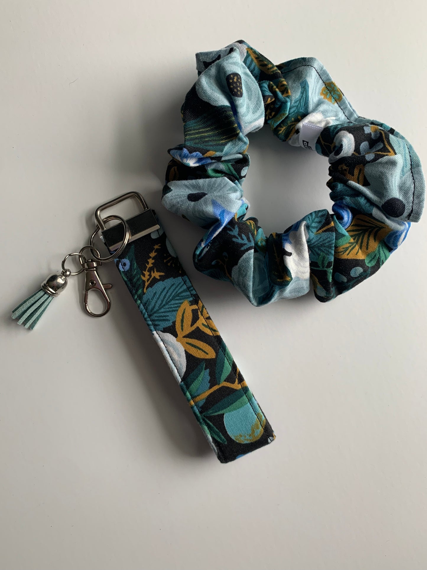 Garden Party Blue - Keychain